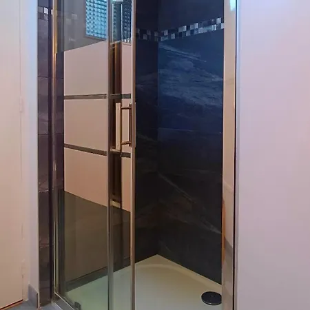 Vivez A Pied - A 2 Pas Du Chateau, Des Musees, Du Marche, Des Restaurants Et Au Pied Du Port De Plaisance * Caen