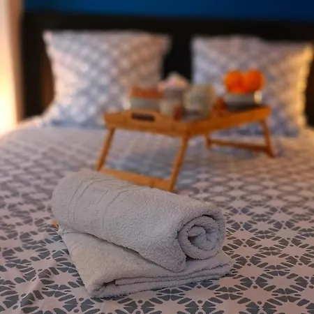 Vivez A Pied - A 2 Pas Du Chateau, Des Musees, Du Marche, Des Restaurants Et Au Pied Du Port De Plaisance * Caen