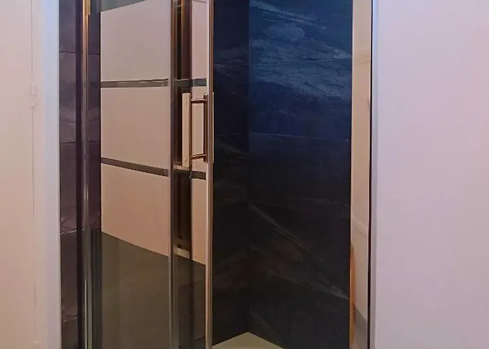 Vivez A Pied - A 2 Pas Du Chateau, Des Musees, Du Marche, Des Restaurants Et Au Pied Du Port De Plaisance * Caen