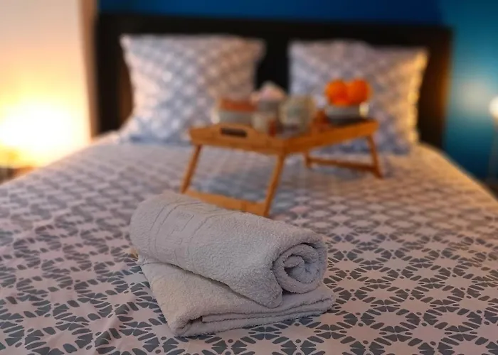 Vivez A Pied - A 2 Pas Du Chateau, Des Musees, Du Marche, Des Restaurants Et Au Pied Du Port De Plaisance * Caen